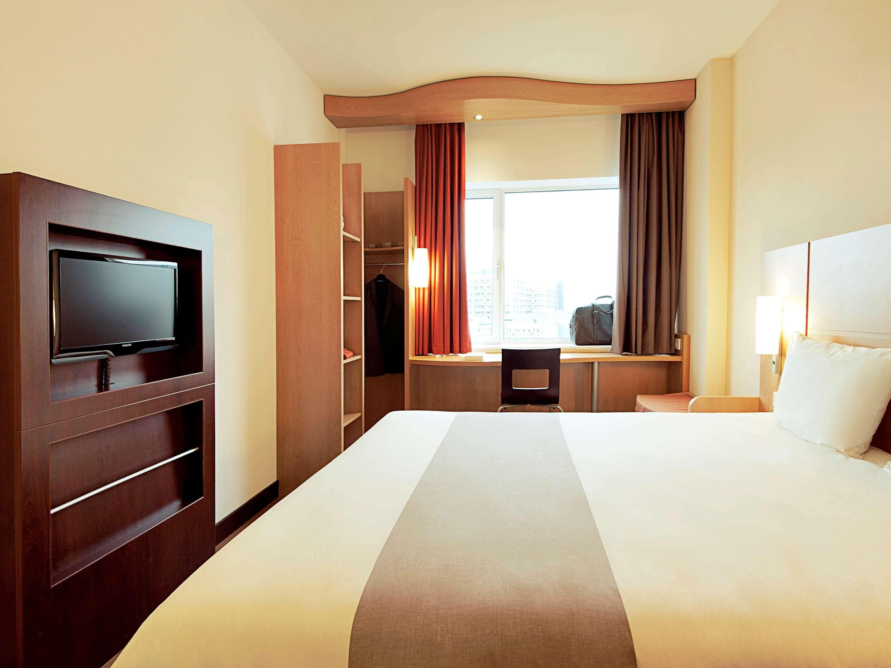 Ibis Hotel 2*