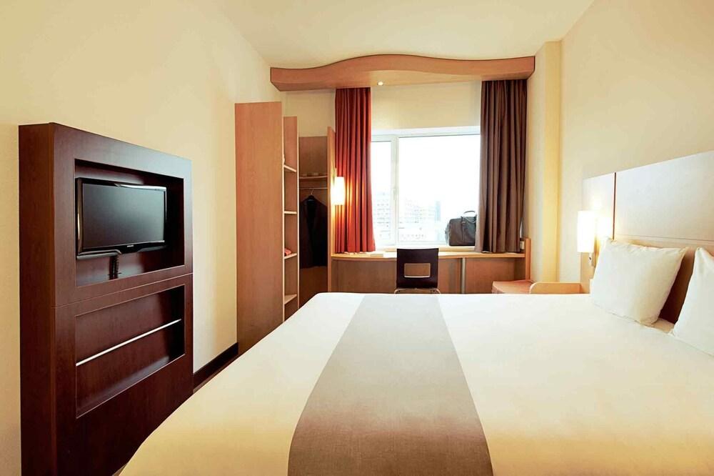 Hotel Ibis Baar
