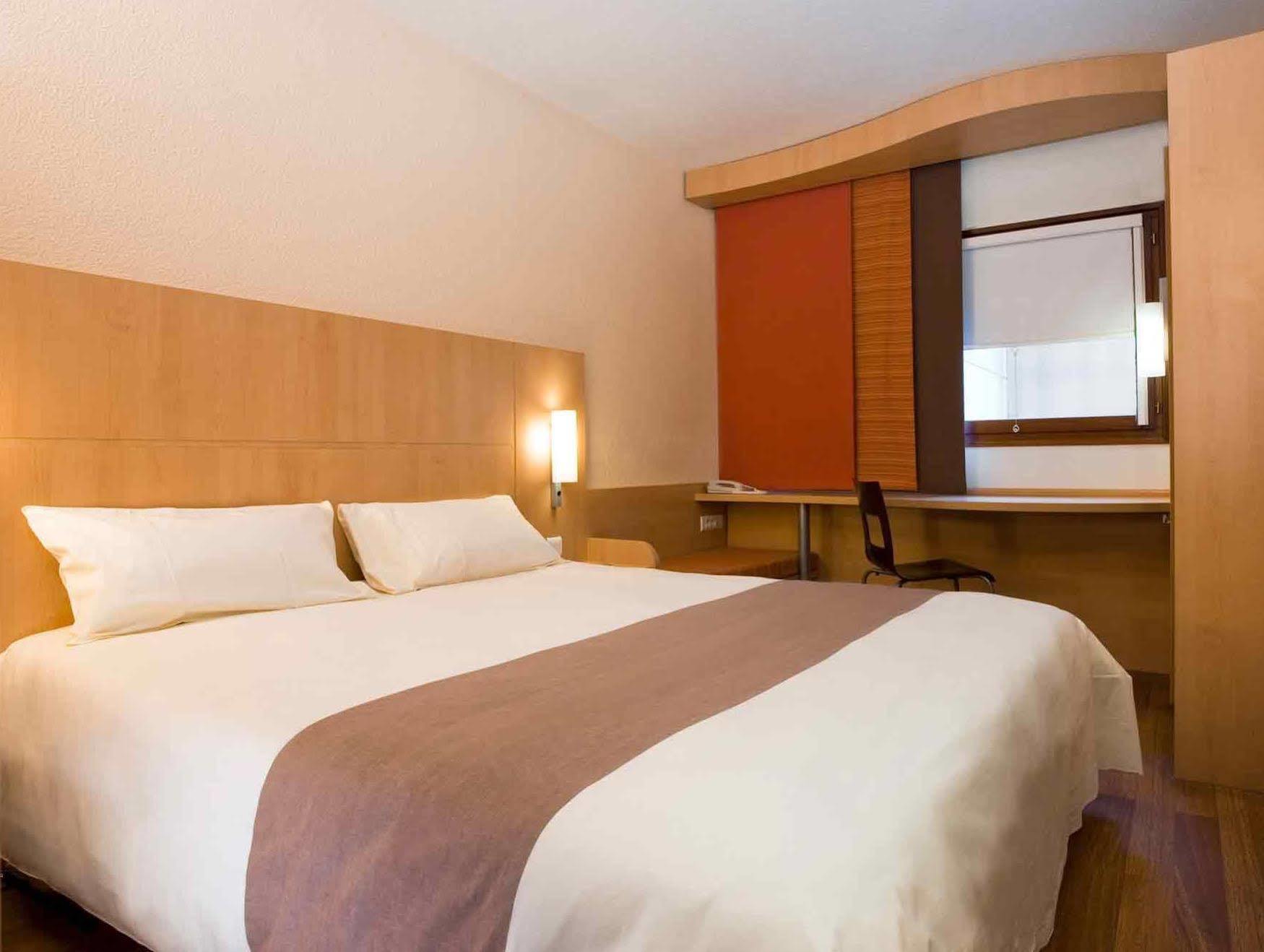 Ibis Hotel 2*
